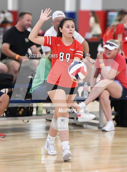 Thumbnail 3 in Village Christian vs. Chandler (Nike TOC Southwest) photogallery.