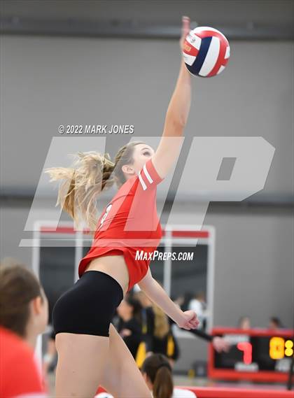 Thumbnail 1 in Village Christian vs. Chandler (Nike TOC Southwest) photogallery.