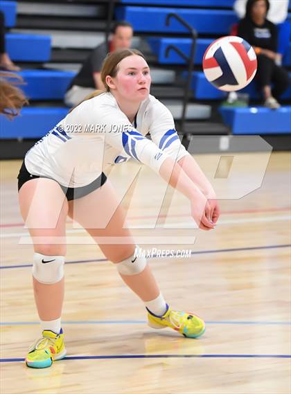 Thumbnail 2 in Village Christian vs. Chandler (Nike TOC Southwest) photogallery.