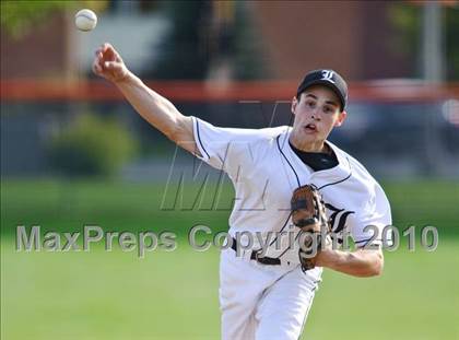Thumbnail 2 in Libertyville vs. Warren photogallery.