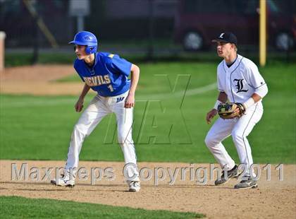 Thumbnail 2 in Libertyville vs. Warren photogallery.