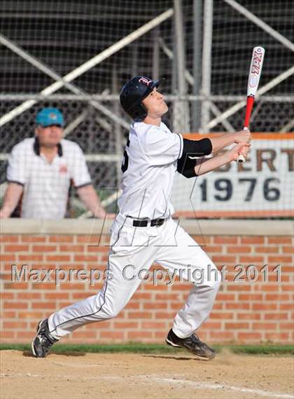 Thumbnail 2 in Libertyville vs. Warren photogallery.