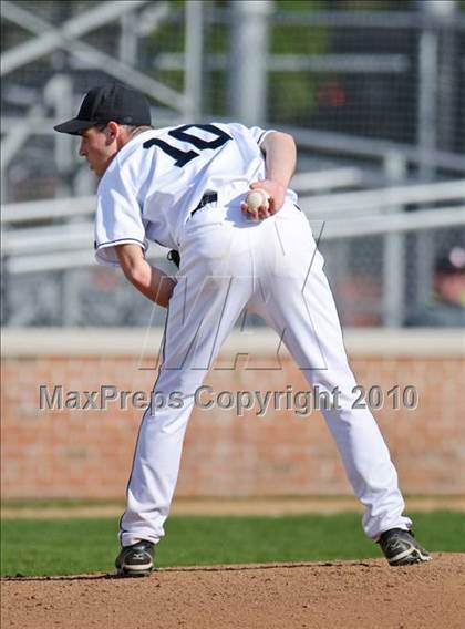 Thumbnail 3 in Libertyville vs. Warren photogallery.