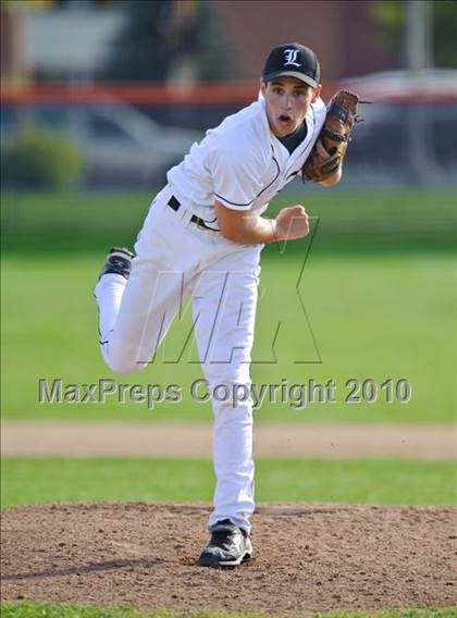 Thumbnail 1 in Libertyville vs. Warren photogallery.