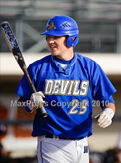 Thumbnail 1 in Libertyville vs. Warren photogallery.
