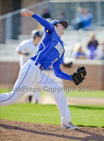 Thumbnail 1 in Libertyville vs. Warren photogallery.