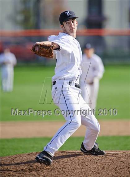 Thumbnail 3 in Libertyville vs. Warren photogallery.