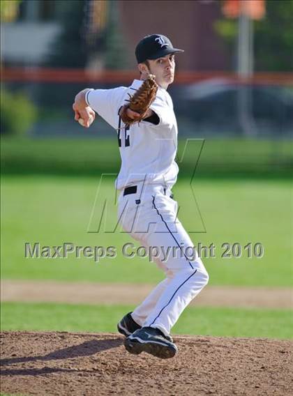 Thumbnail 1 in Libertyville vs. Warren photogallery.