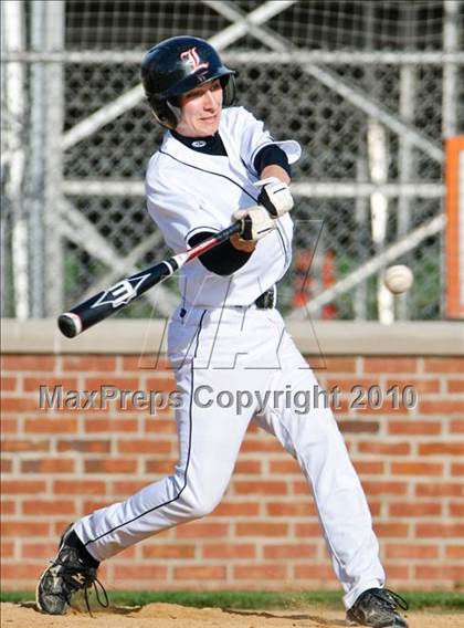 Thumbnail 1 in Libertyville vs. Warren photogallery.