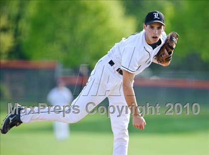 Thumbnail 3 in Libertyville vs. Warren photogallery.