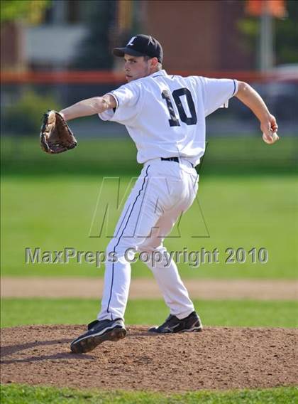 Thumbnail 3 in Libertyville vs. Warren photogallery.