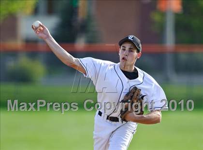 Thumbnail 1 in Libertyville vs. Warren photogallery.