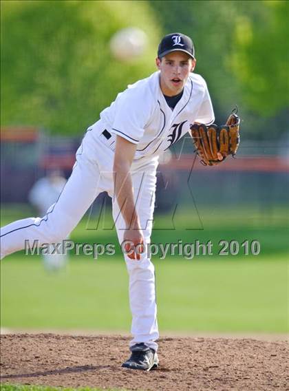 Thumbnail 3 in Libertyville vs. Warren photogallery.