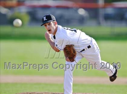 Thumbnail 2 in Libertyville vs. Warren photogallery.