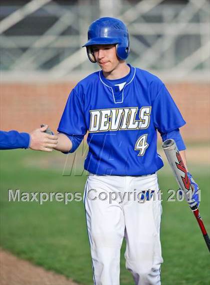 Thumbnail 2 in Libertyville vs. Warren photogallery.