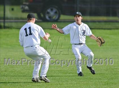 Thumbnail 1 in Libertyville vs. Warren photogallery.