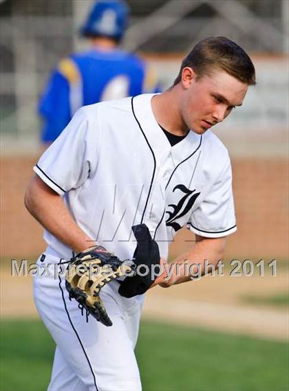 Thumbnail 1 in Libertyville vs. Warren photogallery.