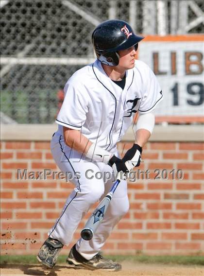 Thumbnail 3 in Libertyville vs. Warren photogallery.