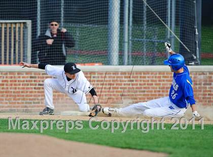 Thumbnail 3 in Libertyville vs. Warren photogallery.