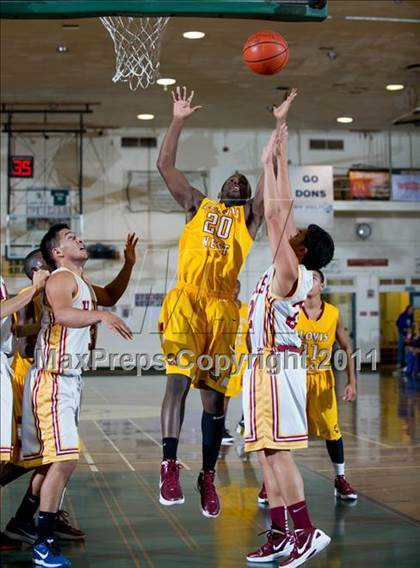 Thumbnail 1 in Ocean View vs Clovis West (Santa Barbara Holiday Classic) photogallery.