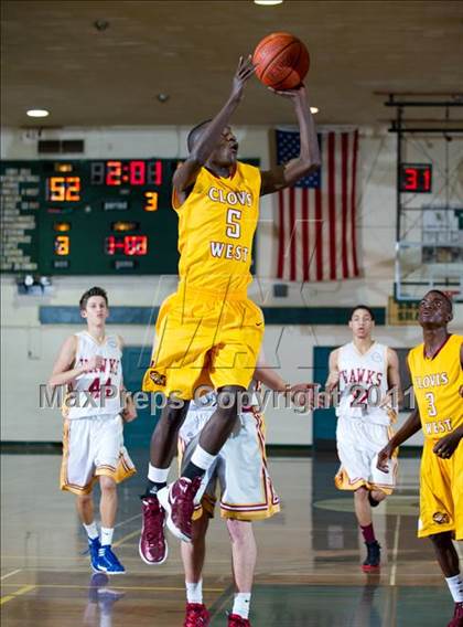 Thumbnail 3 in Ocean View vs Clovis West (Santa Barbara Holiday Classic) photogallery.