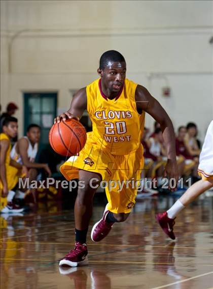 Thumbnail 3 in Ocean View vs Clovis West (Santa Barbara Holiday Classic) photogallery.