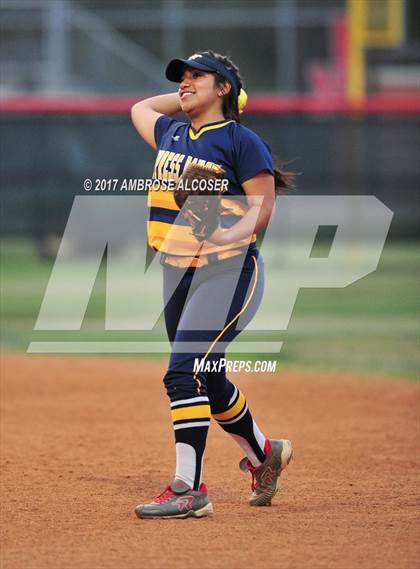 Thumbnail 3 in Cypress Ranch vs. Deer Park (UIL 6A Semifinal) photogallery.