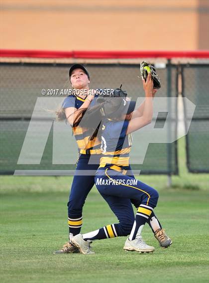 Thumbnail 2 in Cypress Ranch vs. Deer Park (UIL 6A Semifinal) photogallery.