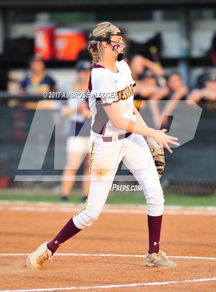 Thumbnail 2 in Cypress Ranch vs. Deer Park (UIL 6A Semifinal) photogallery.