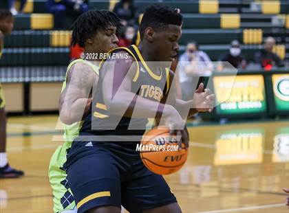Thumbnail 3 in Harris County vs Griffin (Region 2AAAAA Boys Semi-Final) photogallery.
