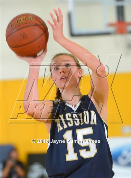 Thumbnail 3 in Mission Prep vs. Flintridge Prep (CIF SS D5AA Final) photogallery.