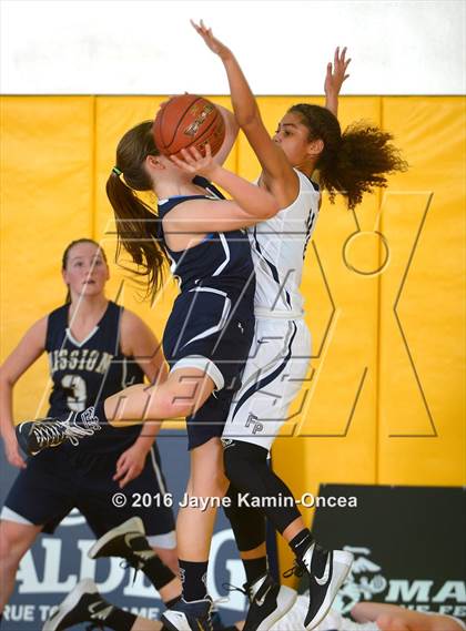 Thumbnail 2 in Mission Prep vs. Flintridge Prep (CIF SS D5AA Final) photogallery.