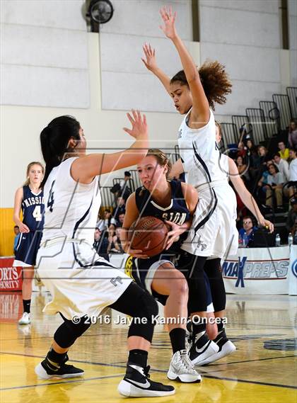 Thumbnail 1 in Mission Prep vs. Flintridge Prep (CIF SS D5AA Final) photogallery.