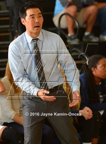 Thumbnail 2 in Mission Prep vs. Flintridge Prep (CIF SS D5AA Final) photogallery.