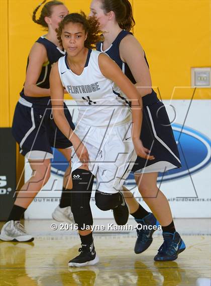Thumbnail 2 in Mission Prep vs. Flintridge Prep (CIF SS D5AA Final) photogallery.