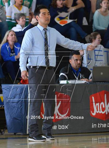 Thumbnail 3 in Mission Prep vs. Flintridge Prep (CIF SS D5AA Final) photogallery.