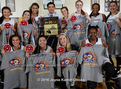 Thumbnail 3 in Mission Prep vs. Flintridge Prep (CIF SS D5AA Final) photogallery.