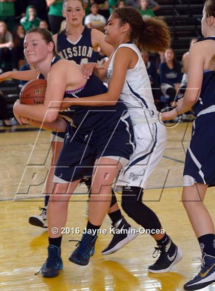 Thumbnail 1 in Mission Prep vs. Flintridge Prep (CIF SS D5AA Final) photogallery.