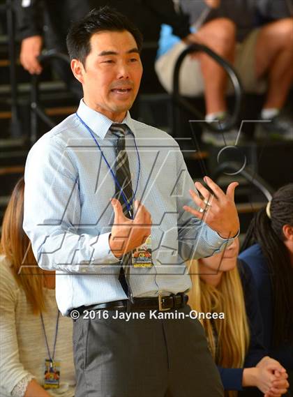 Thumbnail 3 in Mission Prep vs. Flintridge Prep (CIF SS D5AA Final) photogallery.