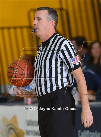 Thumbnail 3 in Mission Prep vs. Flintridge Prep (CIF SS D5AA Final) photogallery.