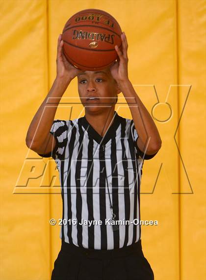 Thumbnail 3 in Mission Prep vs. Flintridge Prep (CIF SS D5AA Final) photogallery.