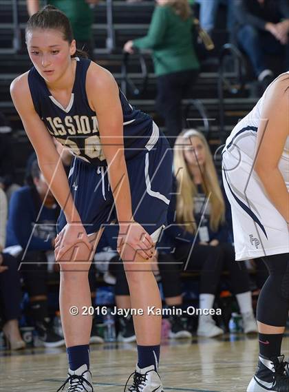 Thumbnail 2 in Mission Prep vs. Flintridge Prep (CIF SS D5AA Final) photogallery.