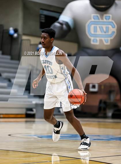 Thumbnail 1 in Hoover @ Clovis North photogallery.