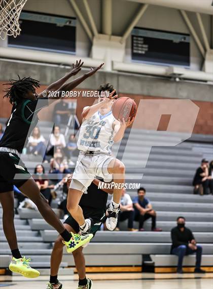 Thumbnail 1 in Hoover @ Clovis North photogallery.