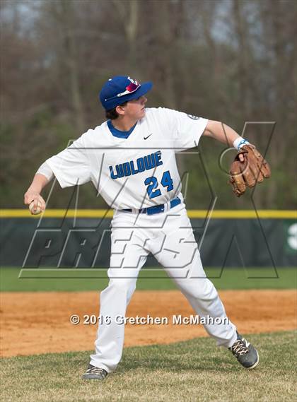 Thumbnail 2 in Wilton @ Ludlowe photogallery.