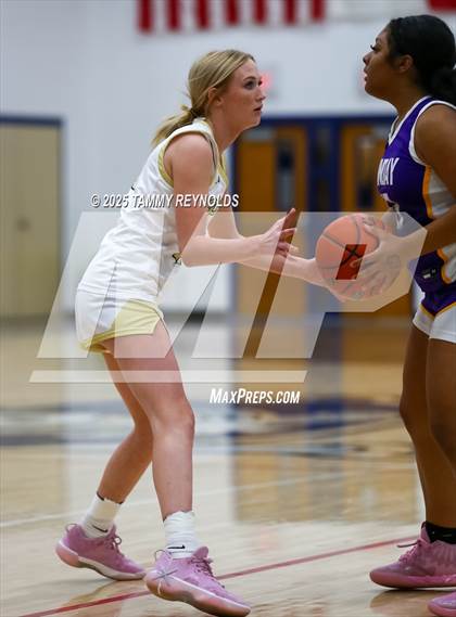 Thumbnail 1 in Munday @ Perrin-Whitt photogallery.