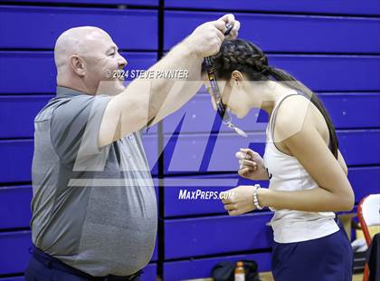 Thumbnail 1 in AIA D1/D2 Badminton Awards (Singles/Doubles) photogallery.