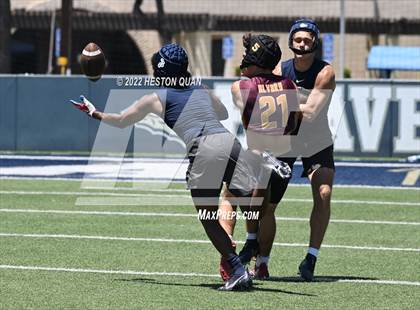 Thumbnail 2 in St. John Bosco vs. Simi Valley (Brave 8 Invitational) photogallery.