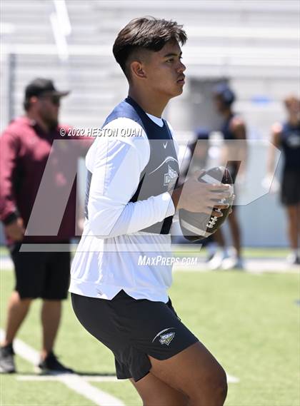 Thumbnail 2 in St. John Bosco vs. Simi Valley (Brave 8 Invitational) photogallery.
