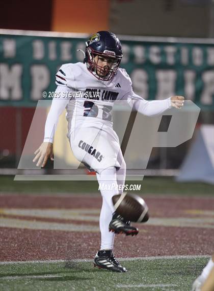 Thumbnail 3 in Steele Canyon vs. Santa Fe Christian (CIF SDS Division 2 Final) photogallery.